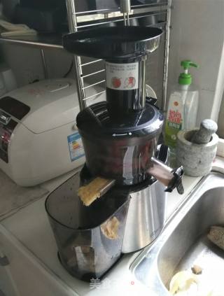 石黄皮秋梨枇杷蜜的做法步骤：3