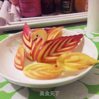 苹果天鹅的做法步骤：1