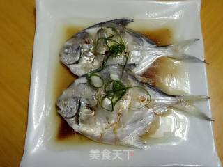 清蒸白鲳的做法步骤：4