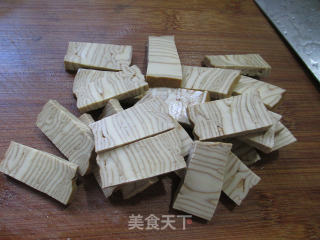香糕炒油麦菜的做法步骤：2