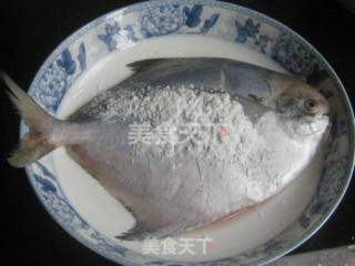 红烧鲳鱼的做法步骤：3