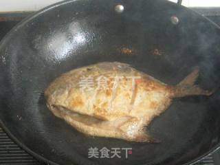 红烧鲳鱼的做法步骤：5