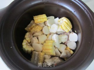 玉米山药棒骨汤的做法步骤：4