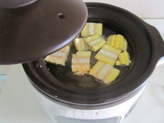 玉米山药棒骨汤的做法步骤：6