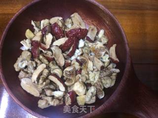 全麦核桃红枣欧包的做法步骤：4