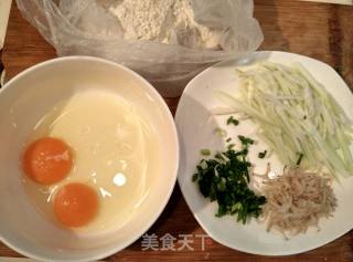 虾皮户子煎饼的做法步骤：1