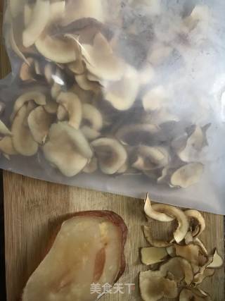 川贝无花果海底椰向螺煲瘦肉的做法步骤：1