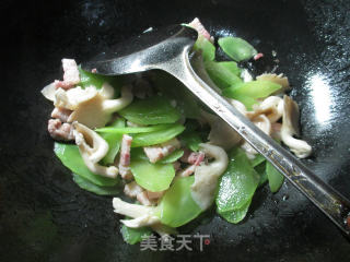 咸肉平菇炒莴笋的做法步骤：4