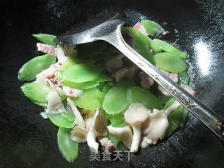 咸肉平菇炒莴笋的做法步骤：6