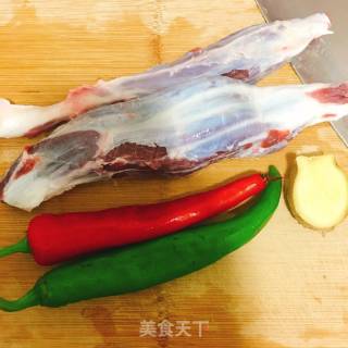 爆炒牛肉的做法步骤：1
