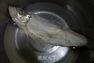 咸鱼蒸豆腐的做法步骤：1