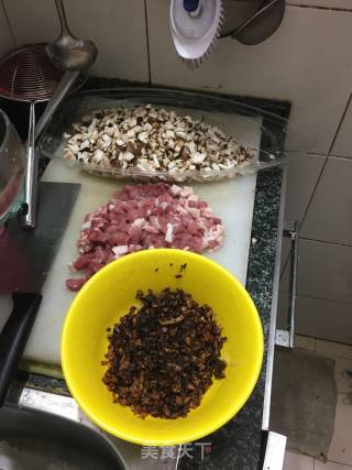 卤肉饭的做法步骤：1
