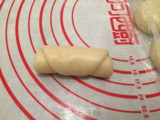 雏菊蛋黄酥的做法步骤：8
