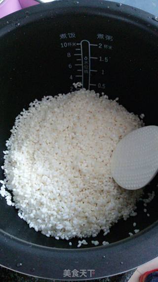 排骨什锦焖饭的做法步骤：1