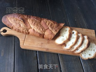 蒜香法棍的做法步骤：1