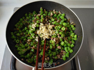 雪菜肉末炒四季豆的做法步骤：8
