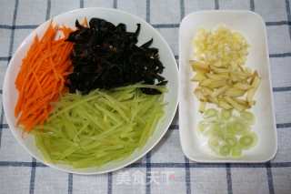 鱼香肉丝的做法步骤：5
