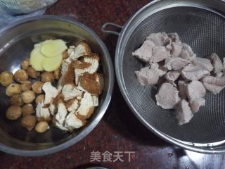 无花果猴头菇瘦肉汤的做法步骤：2