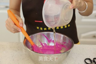 宝宝爱吃的免烤蛋糕——火龙果慕斯的做法步骤：10