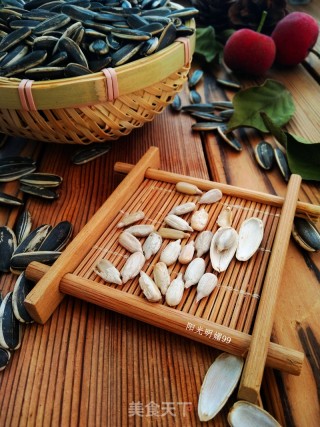坤博砂锅炒瓜子的做法步骤：10