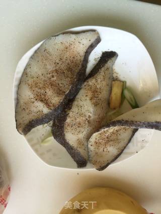 新蒸鳕鱼的做法步骤：2