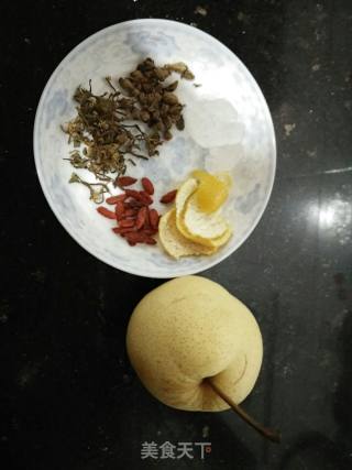 冰糖梨橘皮金银花露的做法步骤：1