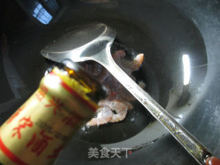 黑木耳虾仁炒青菜的做法步骤：2