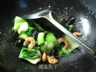 黑木耳虾仁炒青菜的做法步骤：9
