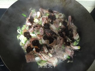 酱香皮皮虾的做法步骤：7