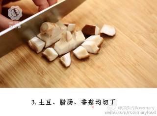 土豆腊肠焖饭的做法步骤：3
