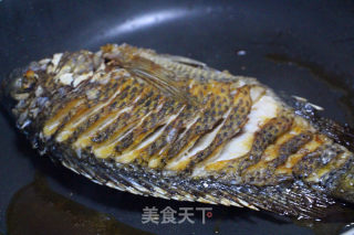 红烧罗非鱼的做法步骤：2