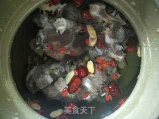 药材牛骨汤的做法步骤：8