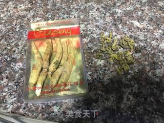花旗参石斛煲竹丝鸡瘦肉的做法步骤：1