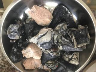 花旗参石斛煲竹丝鸡瘦肉的做法步骤：6