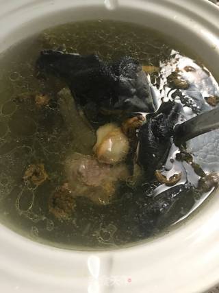 花旗参石斛煲竹丝鸡瘦肉的做法步骤：8