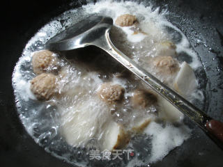 牛肉丸煮香芋的做法步骤：4