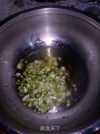 香椿炒鸡蛋的做法步骤：3