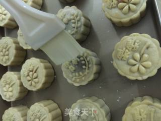 广式月饼的做法步骤：14
