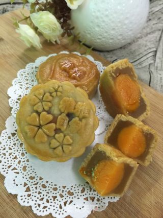 广式月饼的做法步骤：18
