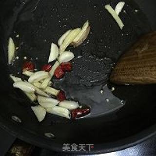 墨鱼仔烧土豆的做法步骤：7