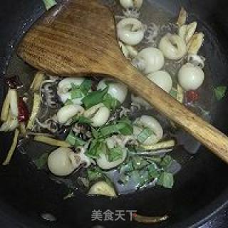 墨鱼仔烧土豆的做法步骤：10