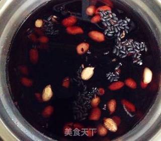 四黑养肾粥的做法步骤：1