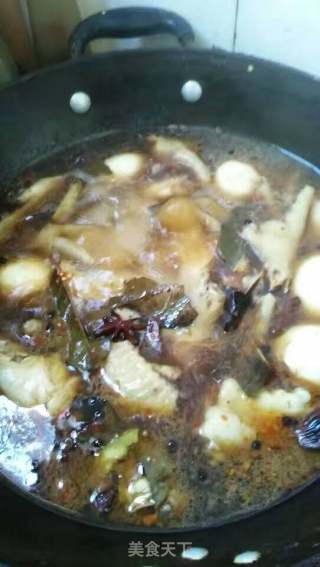 卤鸡翅、脚的做法步骤：1