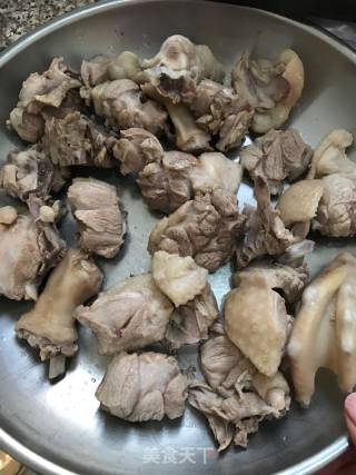 客家酸荞焖鸭（鹅）的做法步骤：3