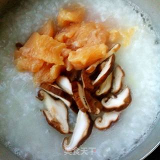 香菇鸡肉粥的做法步骤：4