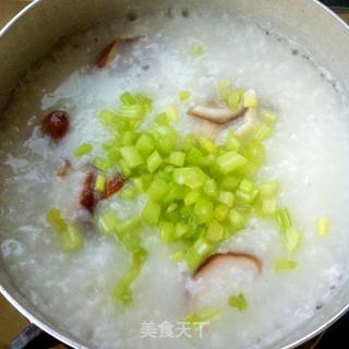 香菇鸡肉粥的做法步骤：5