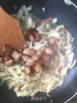平菇炒肉的做法步骤：4