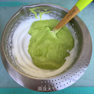清新菠菜戚风的做法步骤：11