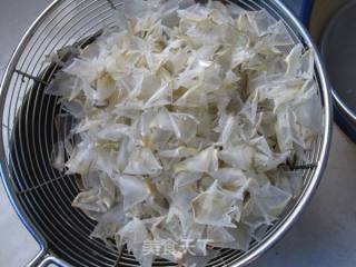 麻辣酥脆鱼鳞的做法步骤：2