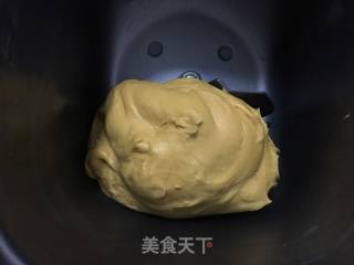 南瓜肉松卷和南瓜豆沙卷的做法步骤：5